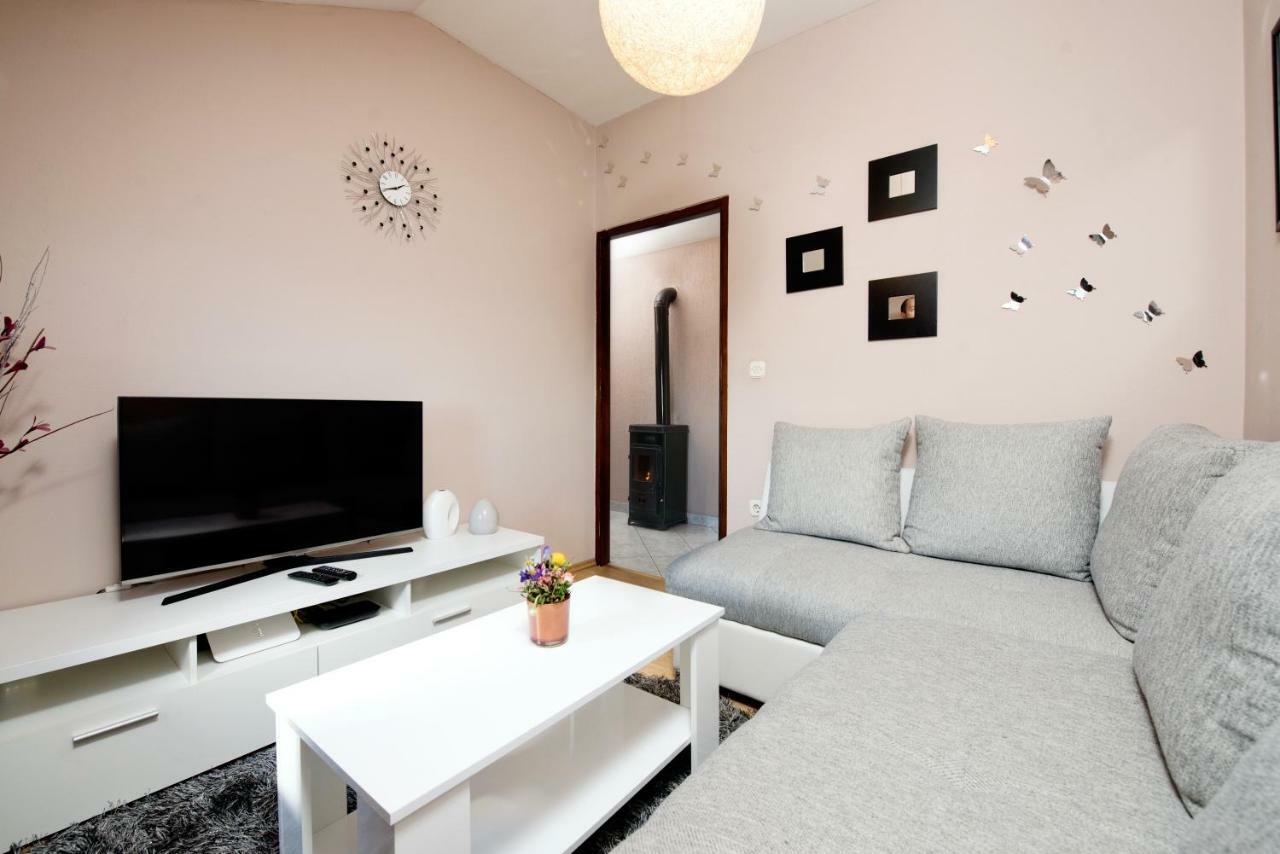 Lola Apartment Veprinac Екстер'єр фото