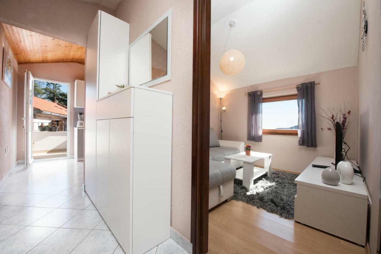 Lola Apartment Veprinac Екстер'єр фото