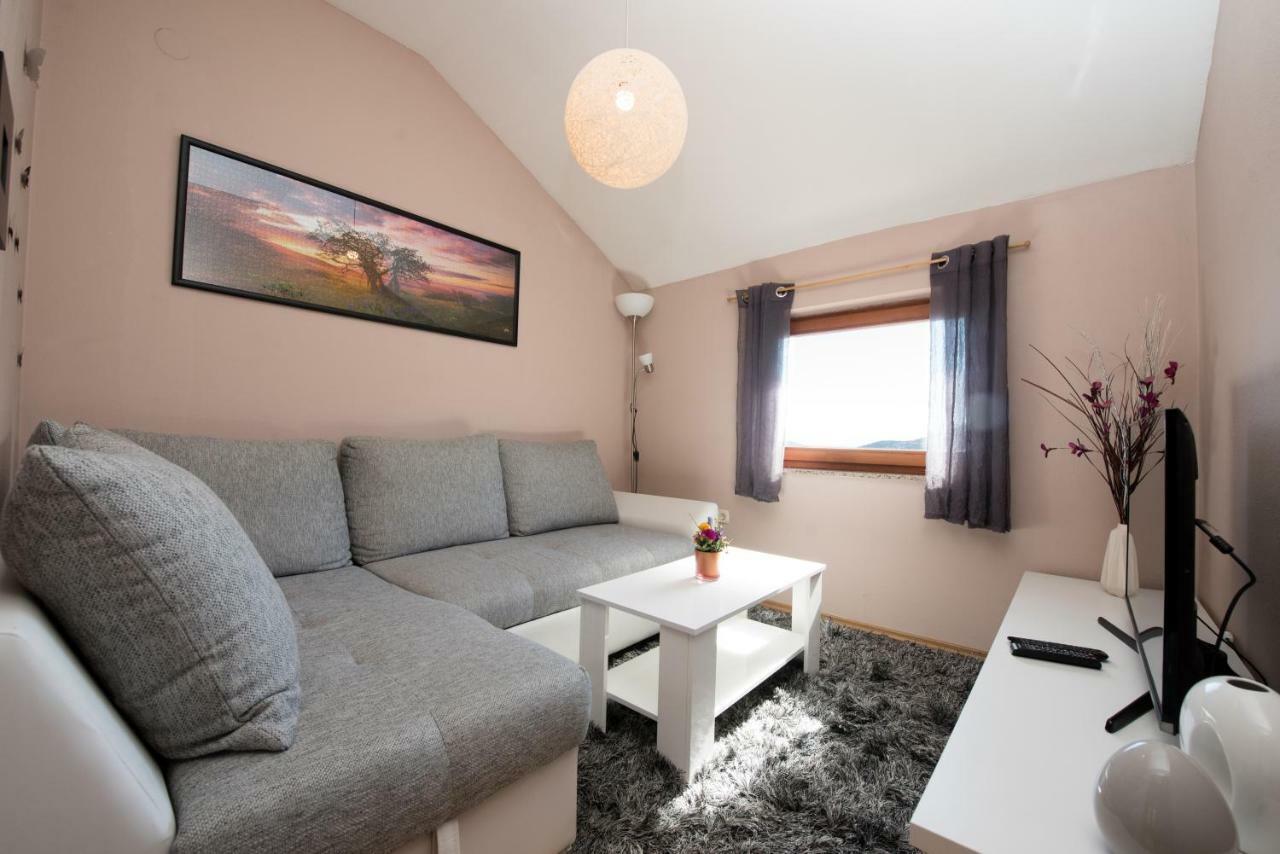 Lola Apartment Veprinac Екстер'єр фото